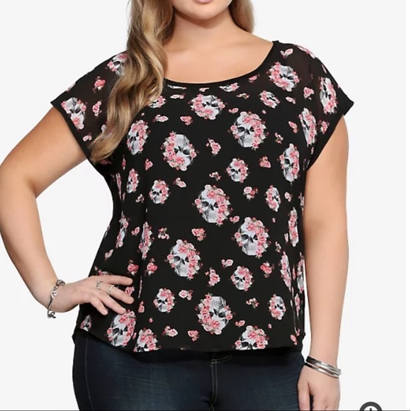 COPY - Torrid Size 1 Blooming Skulls Dolman Top - Picture 3 of 5